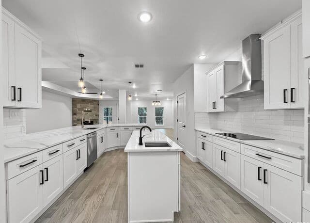4-bedroom rental at 111 S Jesse Stiff in Blanco, TX — photo 5