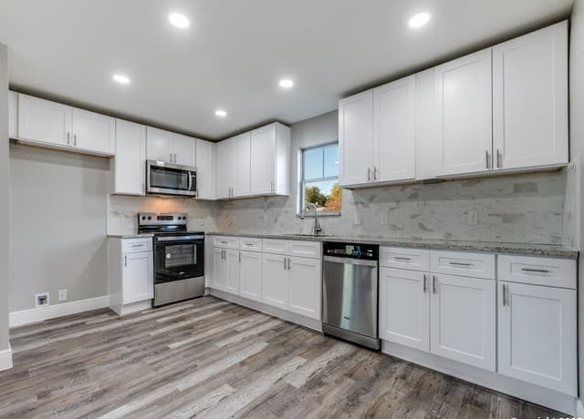 3-bedroom rental at 930 Schley Ave in San Antonio, TX — photo 5