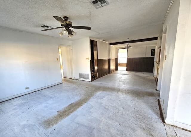 2-bedroom rental at 622 Sacramento in San Antonio, TX — photo 3