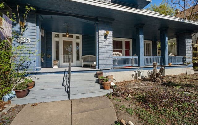 Home for sale at 433 W Woodlawn Ave in San Antonio, TX — photo 4