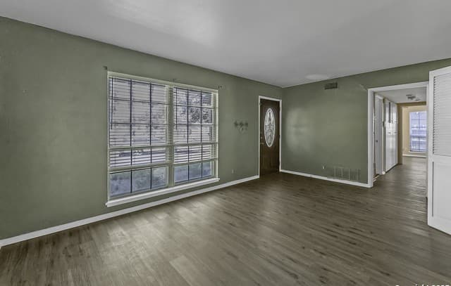 3-bedroom rental at 114 Goodhue in San Antonio, TX — photo 4
