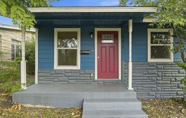 4-bedroom rental at 151 Morningview in San Antonio, TX — photo 2