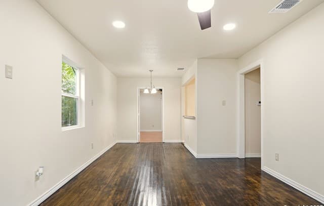 4-bedroom rental at 151 Morningview in San Antonio, TX — photo 4