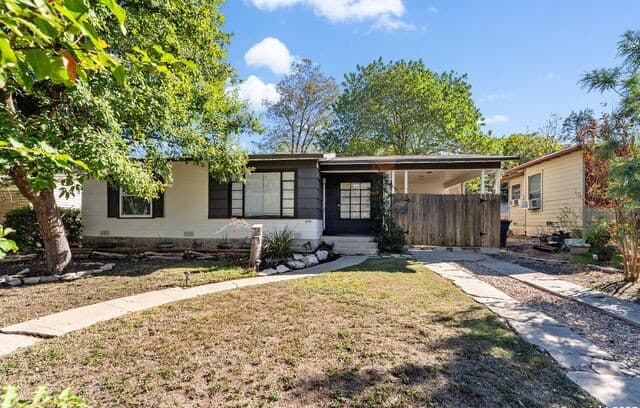3-bedroom rental at 618 Sumner Dr in San Antonio, TX — photo 1