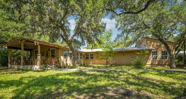 2-bedroom rental at 155 W Zavalla in San Antonio, TX — photo 4