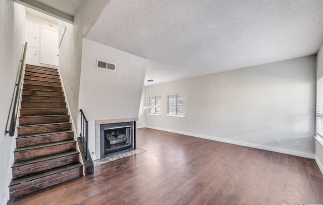 3-bedroom rental at 7123 Thrush View Unit 20 in San Antonio, TX — photo 3