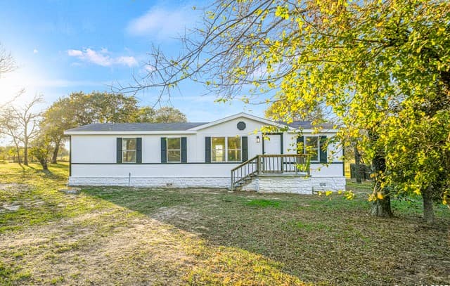 3-bedroom rental at 5246 Savannah Way in Von Ormy, TX — photo 2