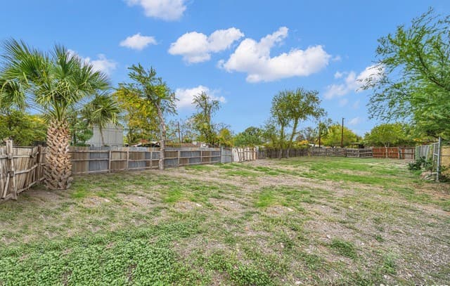 rental at 0 Westfall Ave in San Antonio, TX — photo 2
