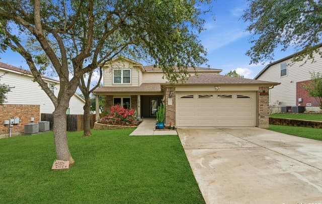 5-bedroom rental at 15718 Hastings Park in Selma, TX — photo 5