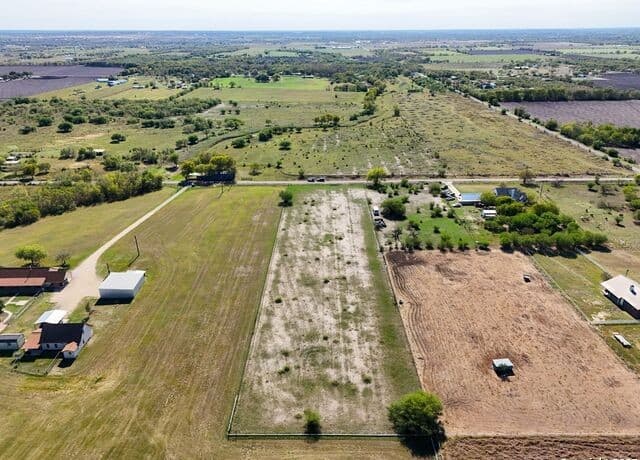rental at TBD Cr 5718 E in Natalia, TX — photo 5