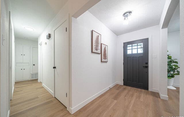 3-bedroom rental at 7817 Hollow Oak in Live Oak, TX — photo 2