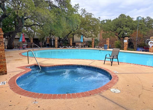 2-bedroom rental at 11815 Vance Jackson Unit 1602 in San Antonio, TX — photo 1