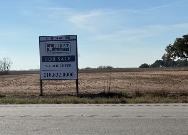 rental at 0 County Road 236 in Stockdale, TX — photo 1