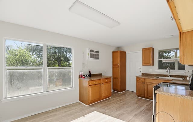 3-bedroom rental at 146 Hillsdale in San Antonio, TX — photo 4