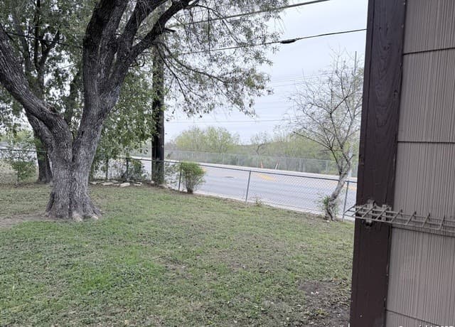 Home for sale at 558 Jamaica in San Antonio, TX — photo 4