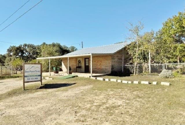 1-bedroom rental at 11 Main St in Blanco, TX — photo 4