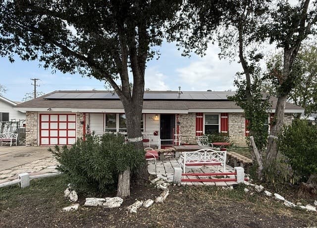 3-bedroom rental at 6918 Sun Valley Dr in San Antonio, TX — photo 2