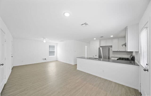 3-bedroom rental at 12942 Deep Eddy in St Hedwig, TX — photo 3