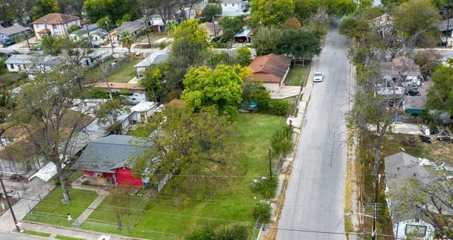 rental at 201 S San Gabriel in San Antonio, TX — photo 1