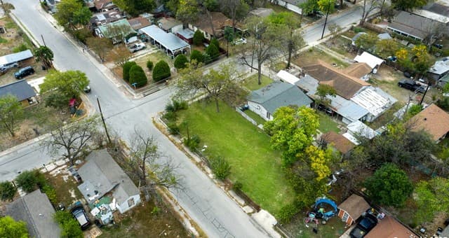 rental at 201 S San Gabriel in San Antonio, TX — photo 2
