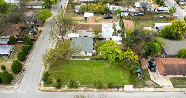 rental at 201 S San Gabriel in San Antonio, TX — photo 3