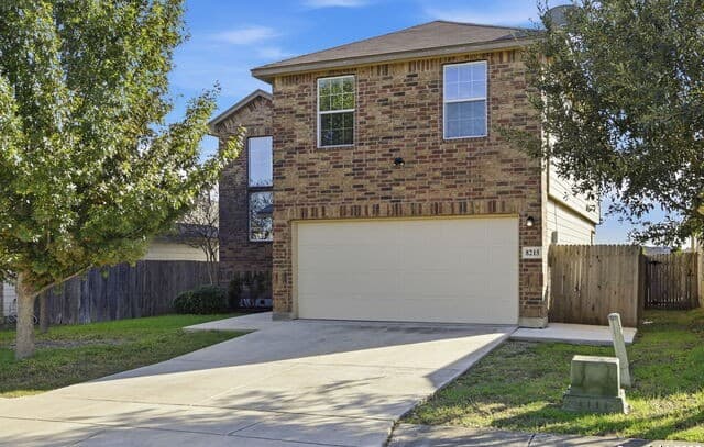 3-bedroom rental at 8215 Radiant Star in San Antonio, TX — photo 1