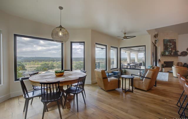 5-bedroom rental at 334 Arthur in Spring Branch, TX — photo 3