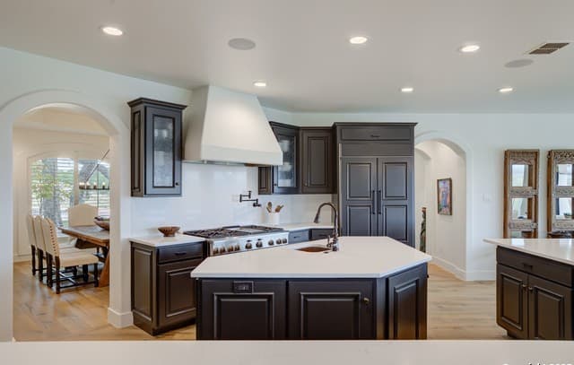 5-bedroom rental at 334 Arthur in Spring Branch, TX — photo 5