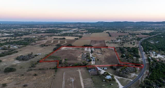 Home for sale at 21.4 +/- AC Fm 1077 in Bandera, TX — photo 1