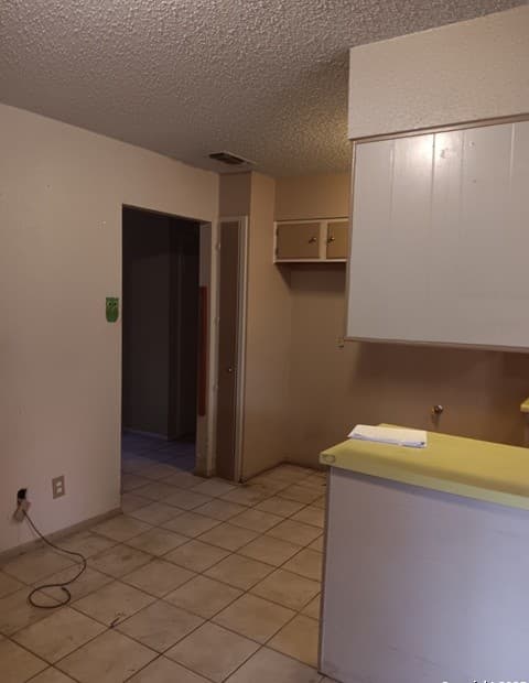 3-bedroom rental at 10902 Lazy Oaks in San Antonio, TX — photo 4