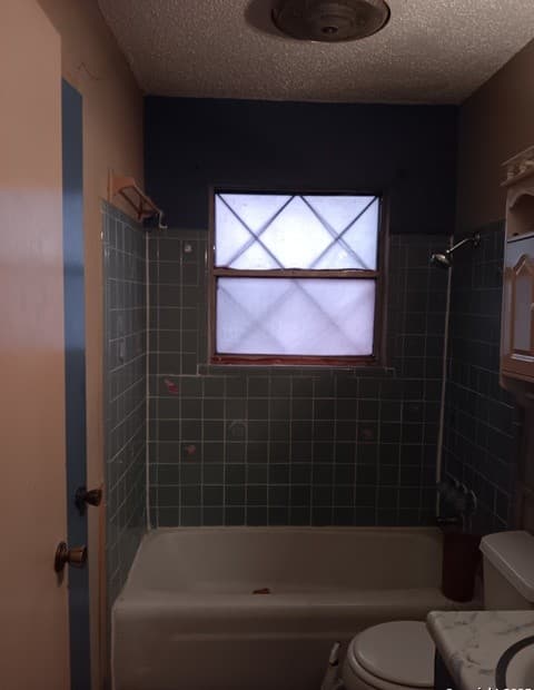 3-bedroom rental at 10902 Lazy Oaks in San Antonio, TX — photo 5