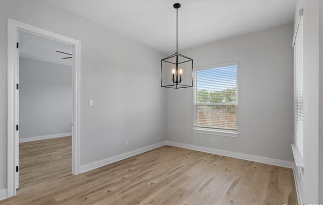 3-bedroom rental at 204 Azalea Alley in Castroville, TX — photo 5
