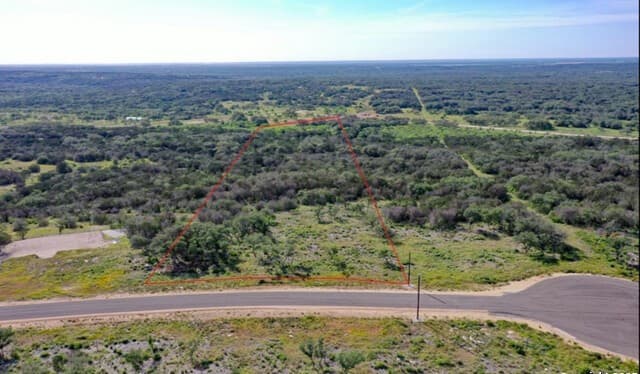 rental at 194 Crescent Ridge in Hondo, TX — photo 3