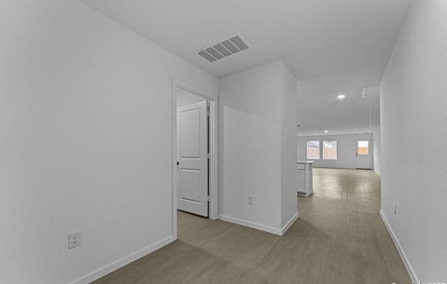 4-bedroom rental at 7702 Nessie Trails in San Antonio, TX — photo 2