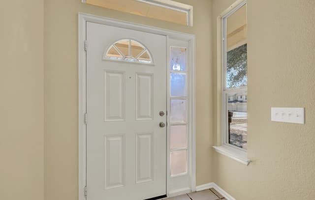 3-bedroom rental at 13512 Bristow Dawn in San Antonio, TX — photo 3