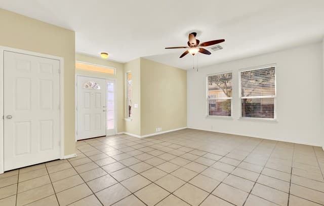 3-bedroom rental at 13512 Bristow Dawn in San Antonio, TX — photo 5