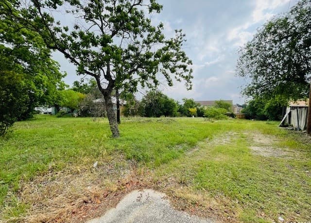 rental at 5310 Howard in San Antonio, TX — photo 3