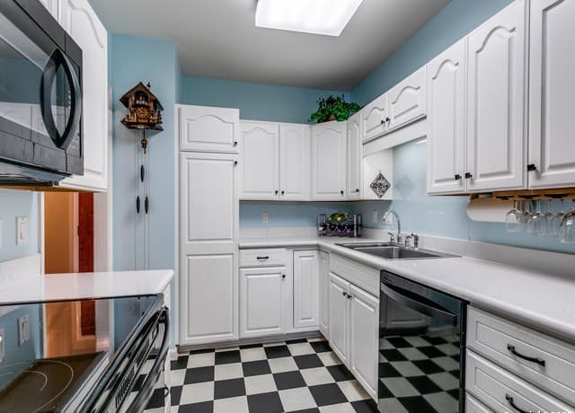 2-bedroom rental at 1 Towers Park Ln Unit 412 in San Antonio, TX — photo 4