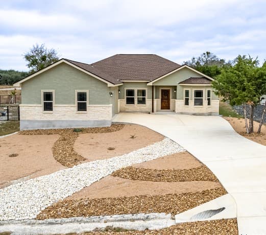 3-bedroom rental at 110 Moses Hughes in Blanco, TX — photo 3