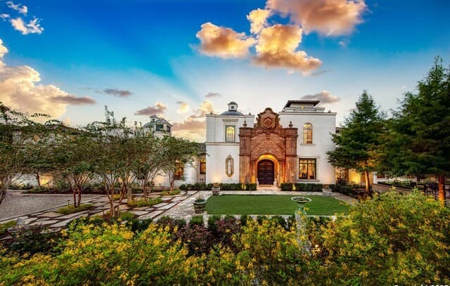 5-bedroom rental at 640 Terrell in Terrell Hills, TX — photo 1