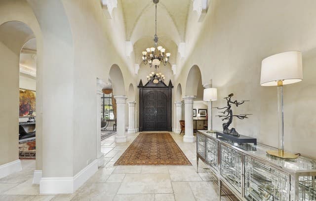 5-bedroom rental at 640 Terrell in Terrell Hills, TX — photo 3