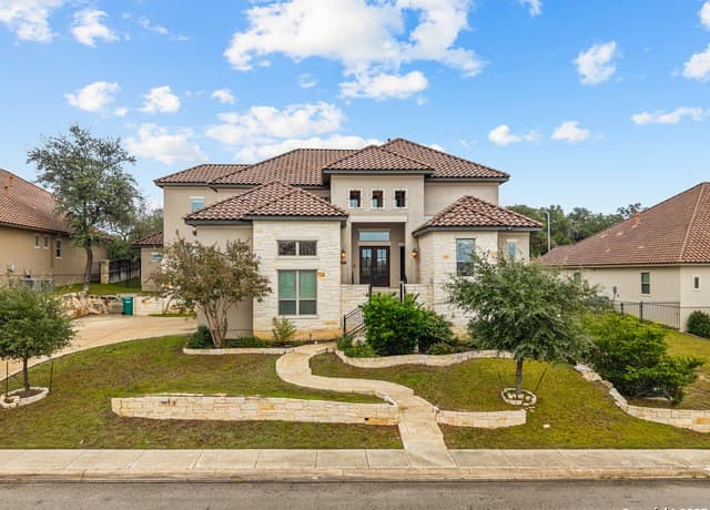 5-bedroom rental at 24139 Vecchio in San Antonio, TX — photo 2