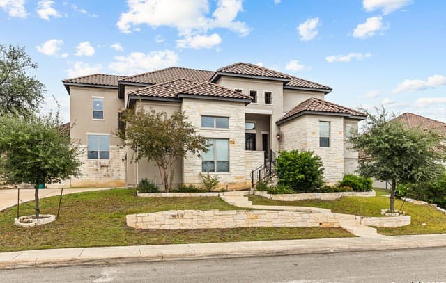 5-bedroom rental at 24139 Vecchio in San Antonio, TX — photo 3
