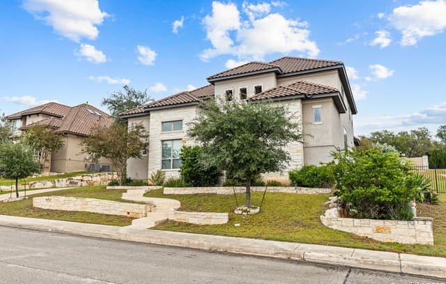 5-bedroom rental at 24139 Vecchio in San Antonio, TX — photo 5