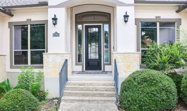 4-bedroom rental at 23902 Verde River in San Antonio, TX — photo 2
