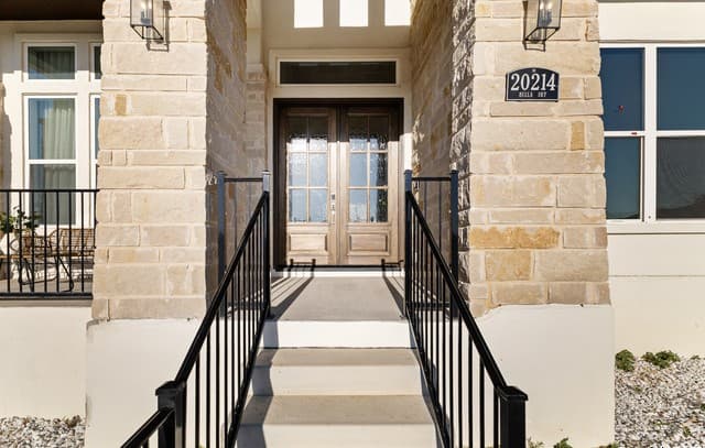 4-bedroom rental at 20214 Bella Sky in San Antonio, TX — photo 2