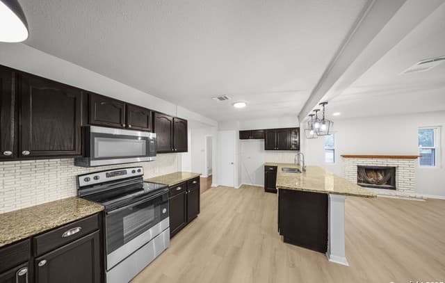 3-bedroom rental at 126 Cresham Dr. in San Antonio, TX — photo 4