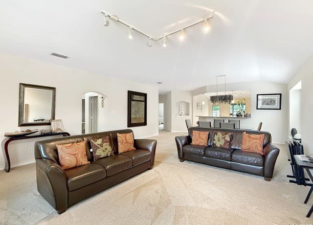 3-bedroom rental at 1123 Willow Knl in San Antonio, TX — photo 3