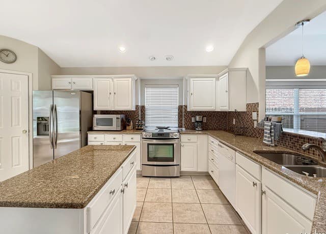3-bedroom rental at 1123 Willow Knl in San Antonio, TX — photo 5