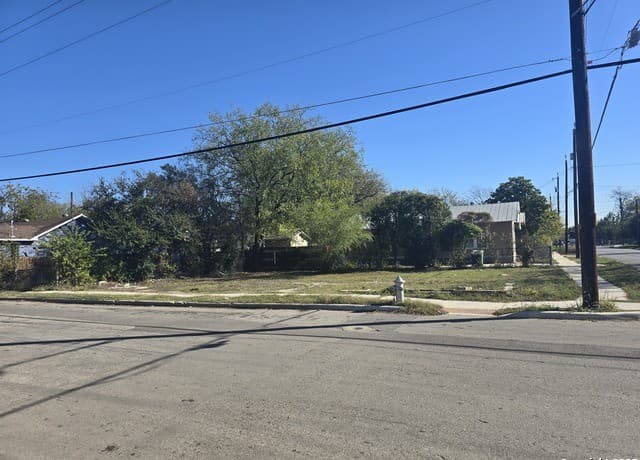rental at 2021 El Paso in San Antonio, TX — photo 3